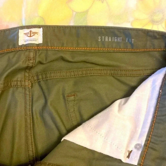 Dockers straight  fit cotton pants dark green olive 🫒 colour - Picture 5 of 9